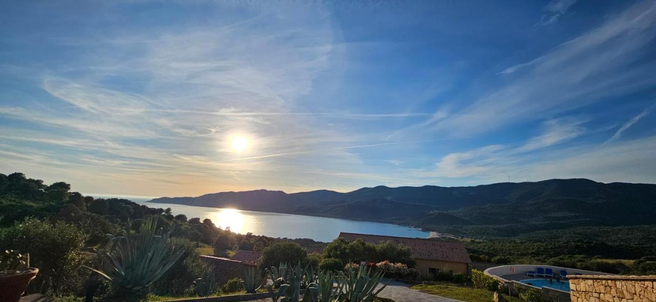 Chalereux T2 Vue Mer Et Piscine Alba Rossa Серра-ди-Ферро Экстерьер фото
