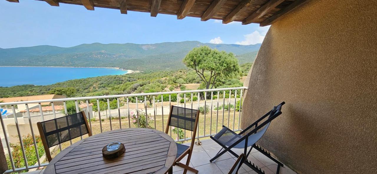 Chalereux T2 Vue Mer Et Piscine Alba Rossa Серра-ди-Ферро Экстерьер фото